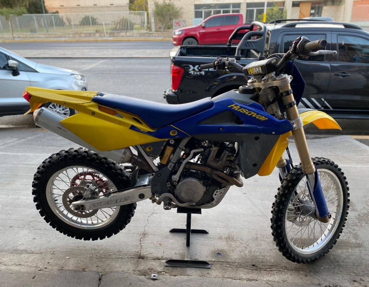 Husqvarna TE Usada en San Juan, deRuedas