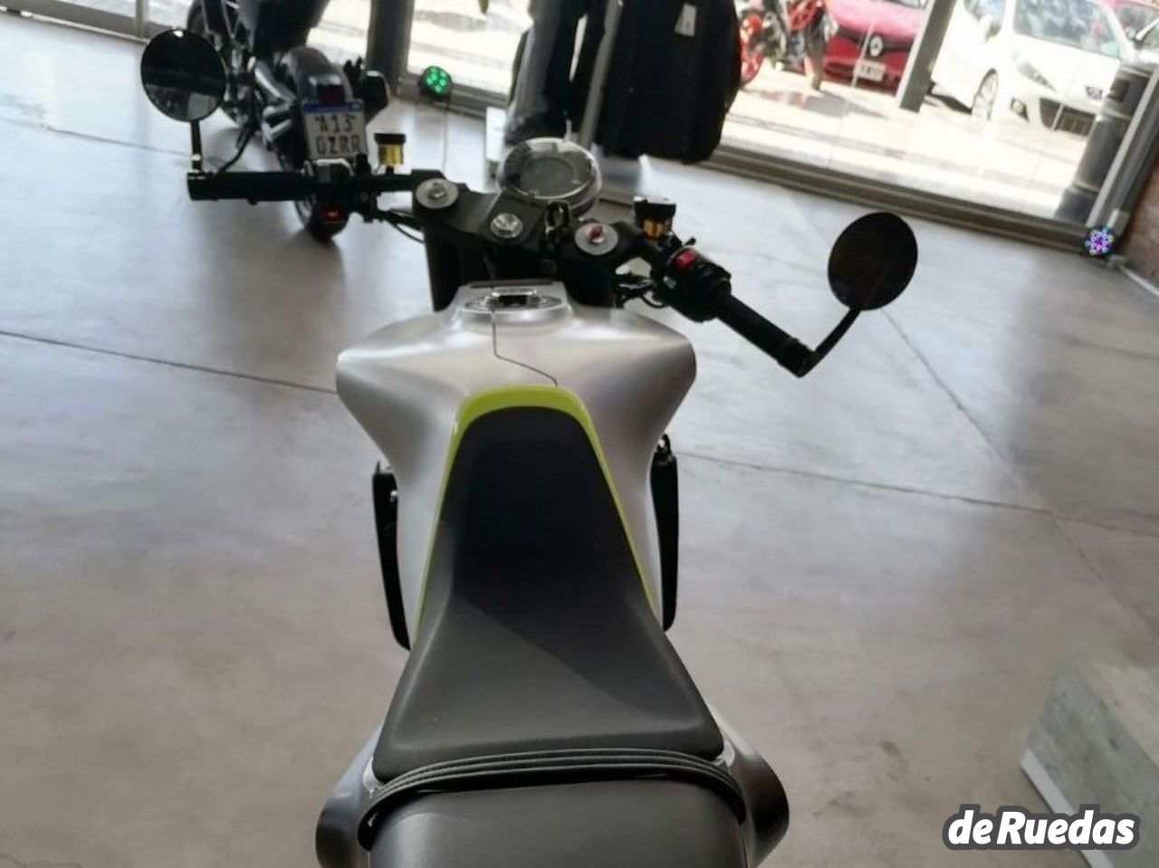 Husqvarna Vitpilen Usada en Mendoza, deRuedas