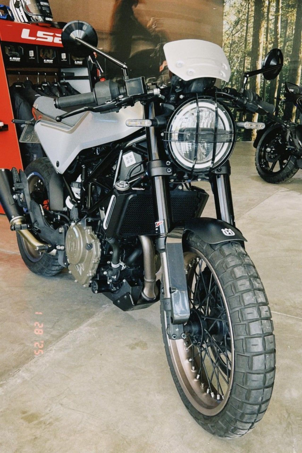 Husqvarna Vitpilen Usada en Mendoza, deRuedas