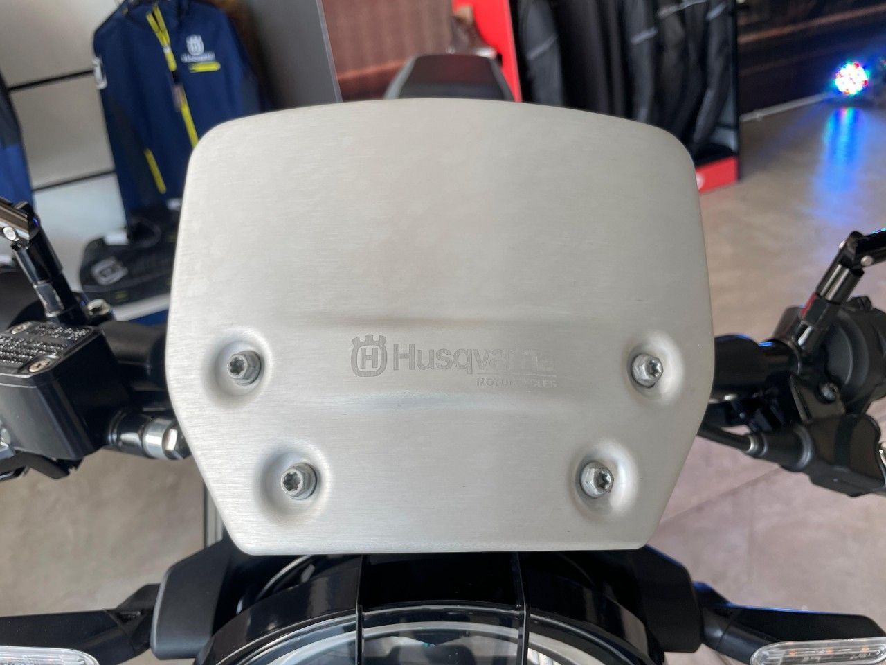 Husqvarna Vitpilen Usada en Mendoza, deRuedas