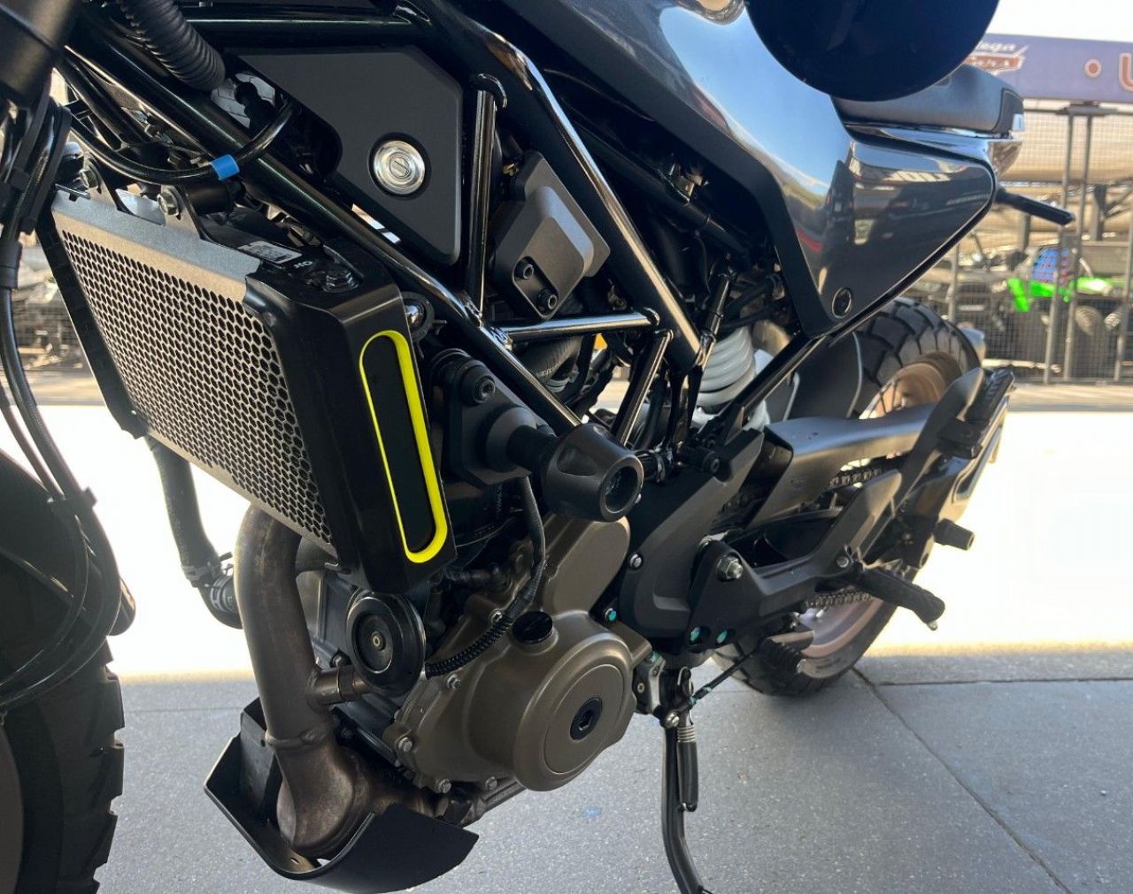 Husqvarna Vitpilen Usada Financiado en Córdoba, deRuedas