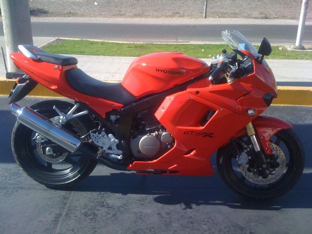 Hyosung GT Usada en Mendoza, deRuedas