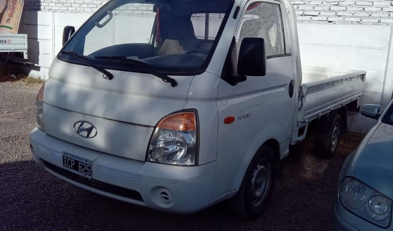 Hyundai H100 Usada en San Juan, deRuedas