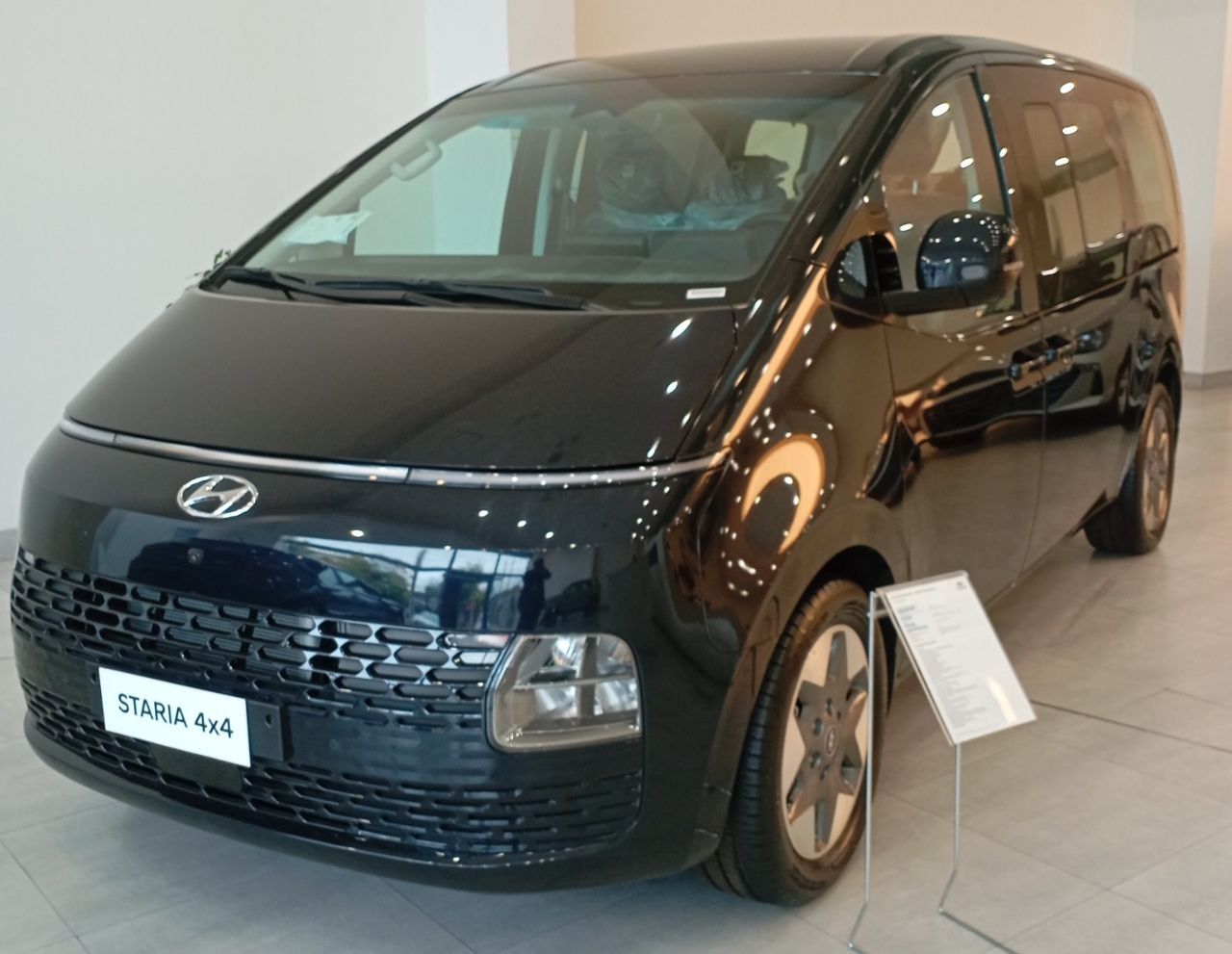 Hyundai Staria Nuevo en Mendoza, deRuedas