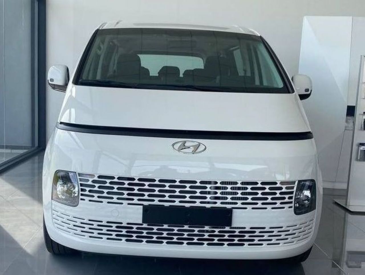 Hyundai Staria Nuevo en San Juan, deRuedas