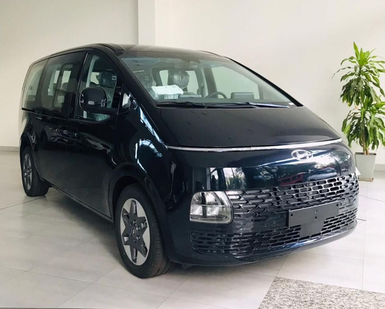 Hyundai Staria Nuevo en Mendoza, deRuedas