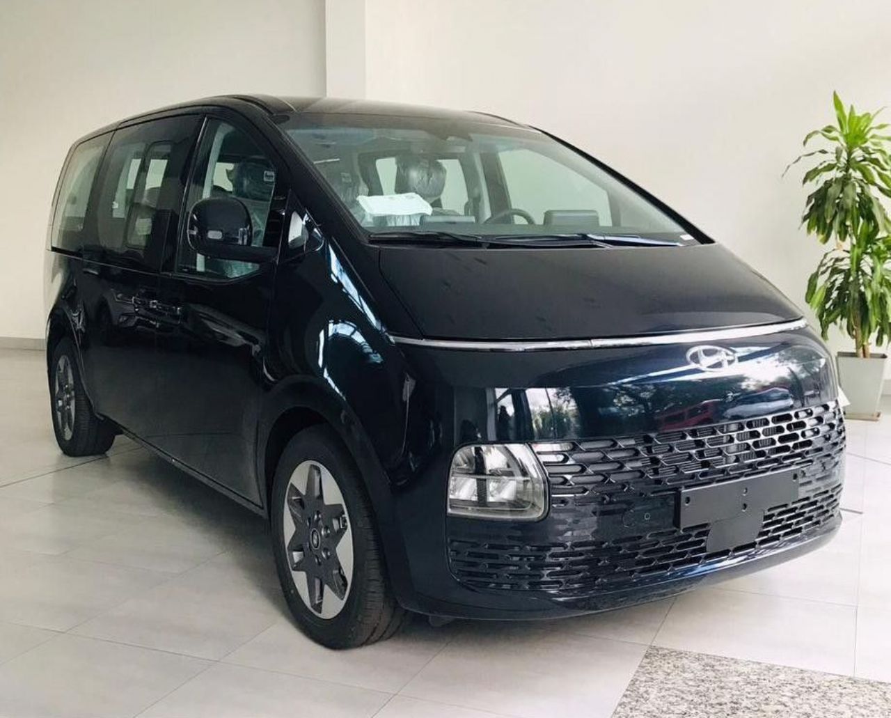 Hyundai Staria Nuevo en Mendoza, deRuedas