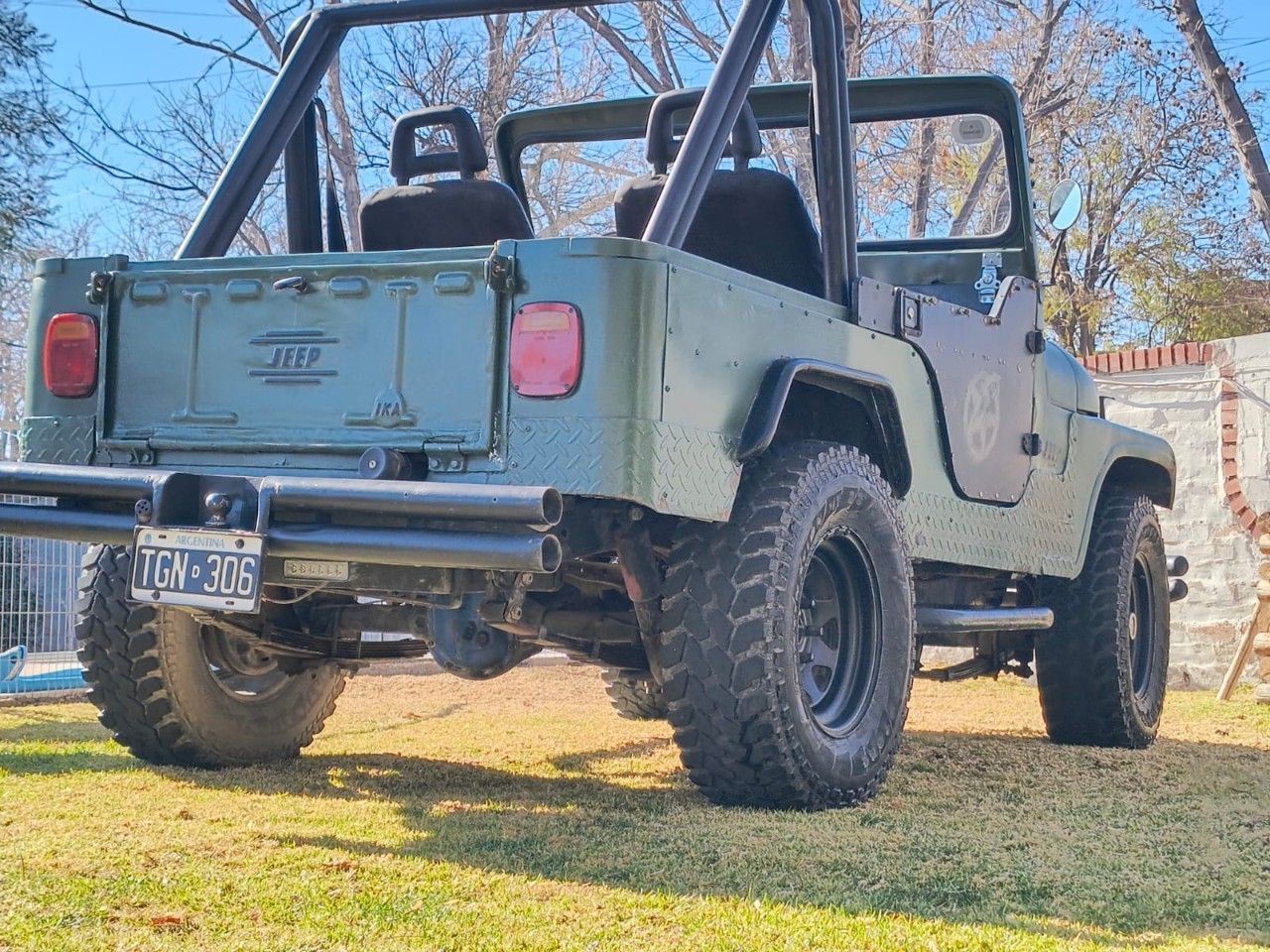 Ika Jeep Usada en Mendoza, deRuedas