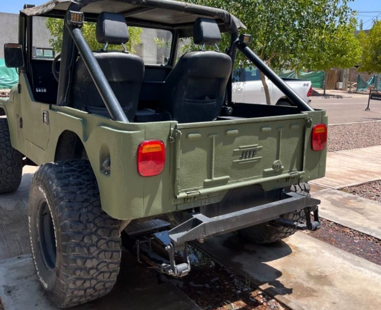 Ika Jeep Usada en Mendoza, deRuedas