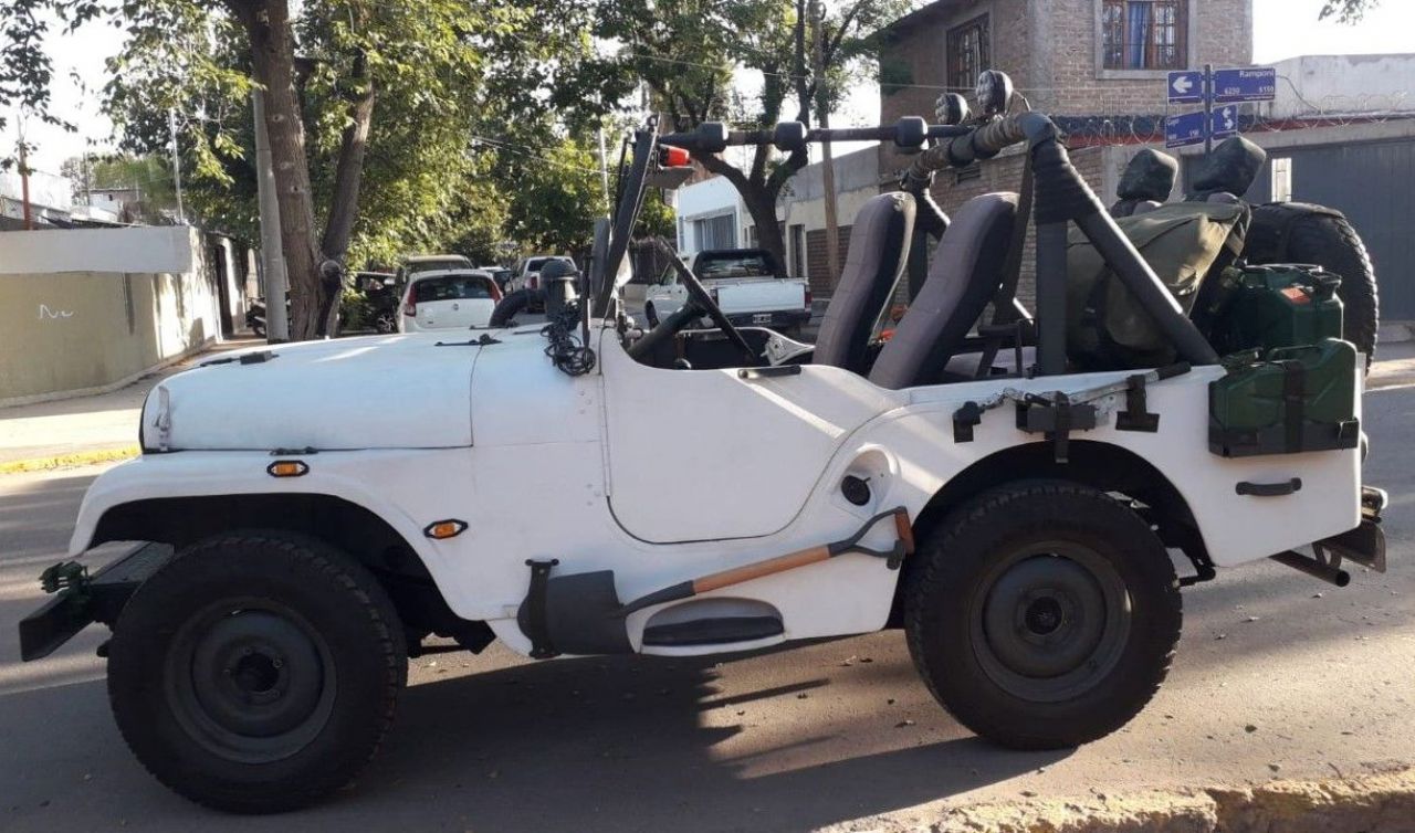 Ika Jeep Usada en Mendoza, deRuedas