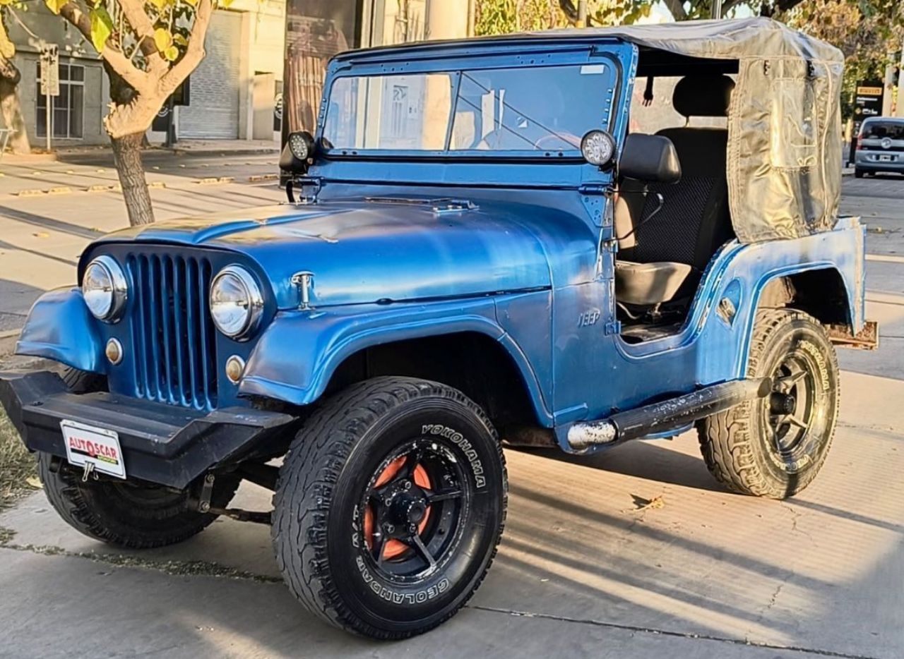 Ika Jeep Usada en Mendoza, deRuedas