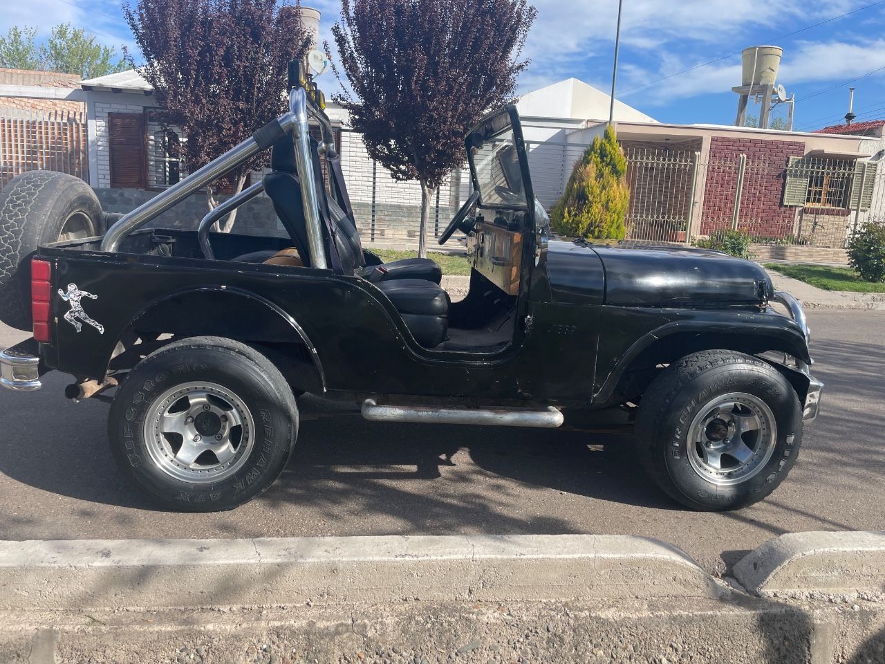 Ika Jeep Usada en Mendoza, deRuedas