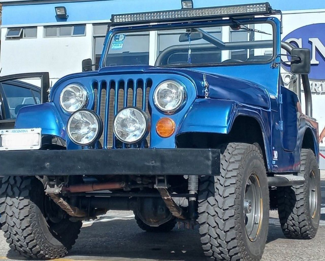 Ika Jeep Usada en Mendoza, deRuedas