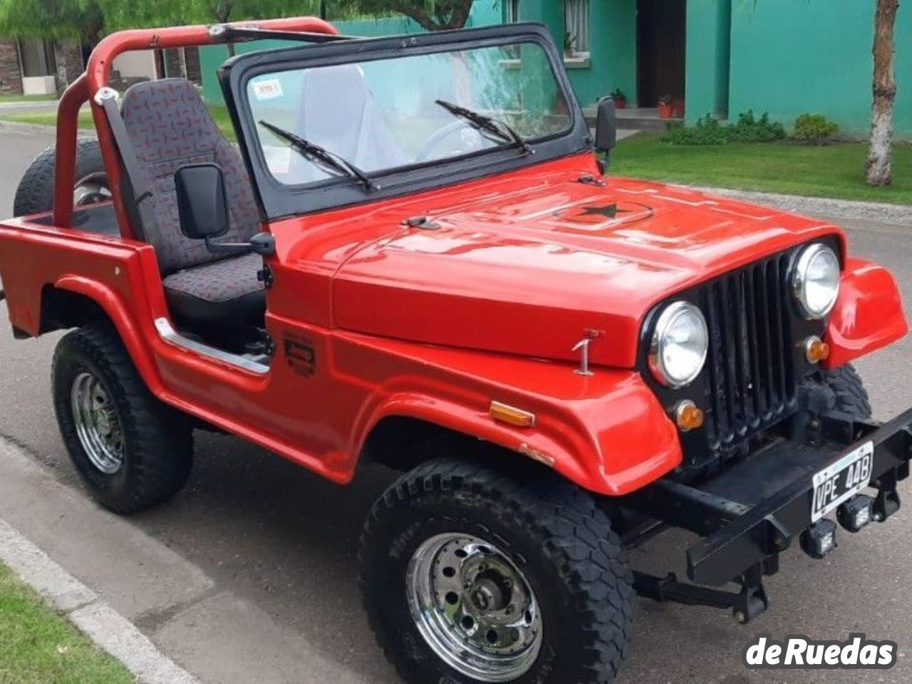 Ika Jeep Usada en Mendoza, deRuedas