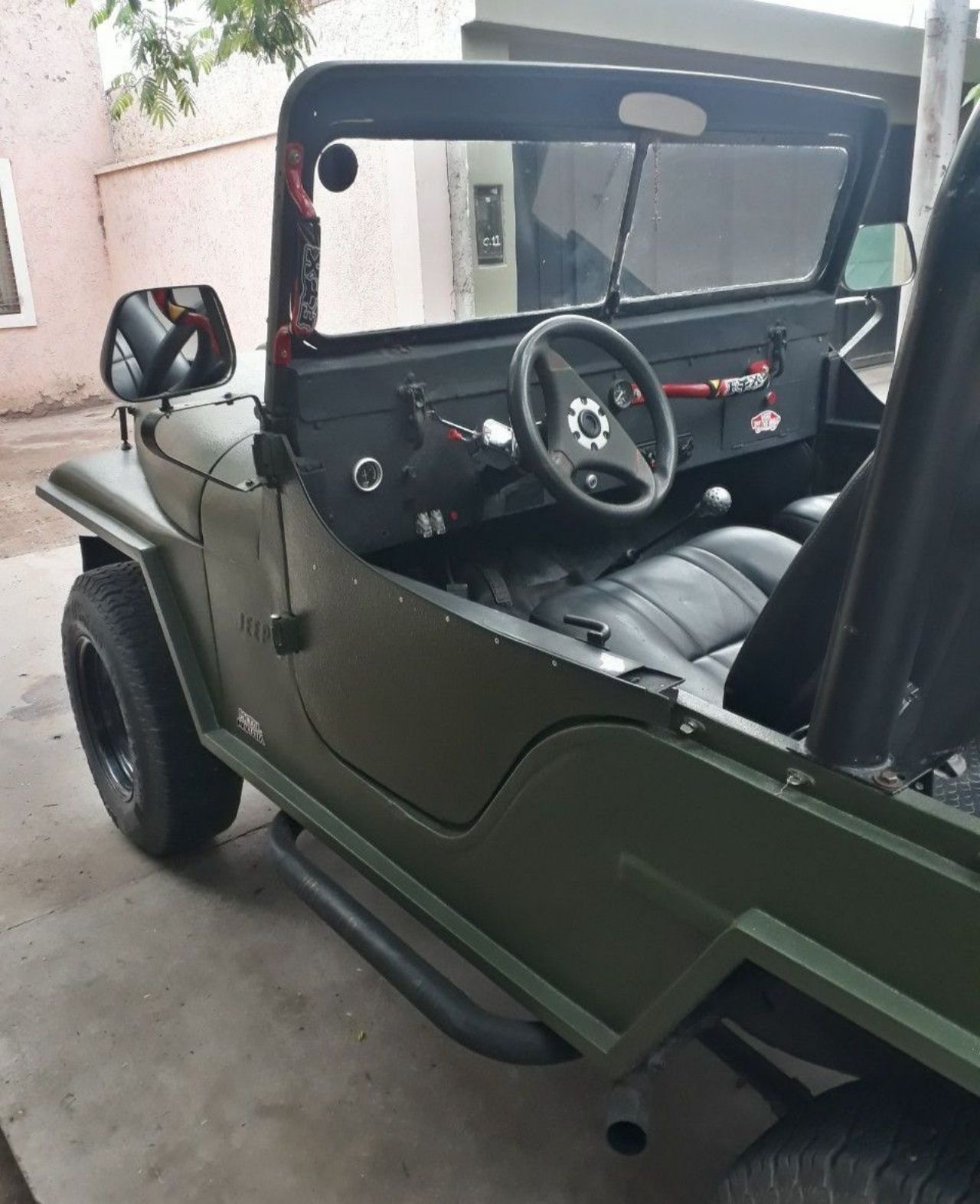Ika Jeep Usada en Mendoza, deRuedas
