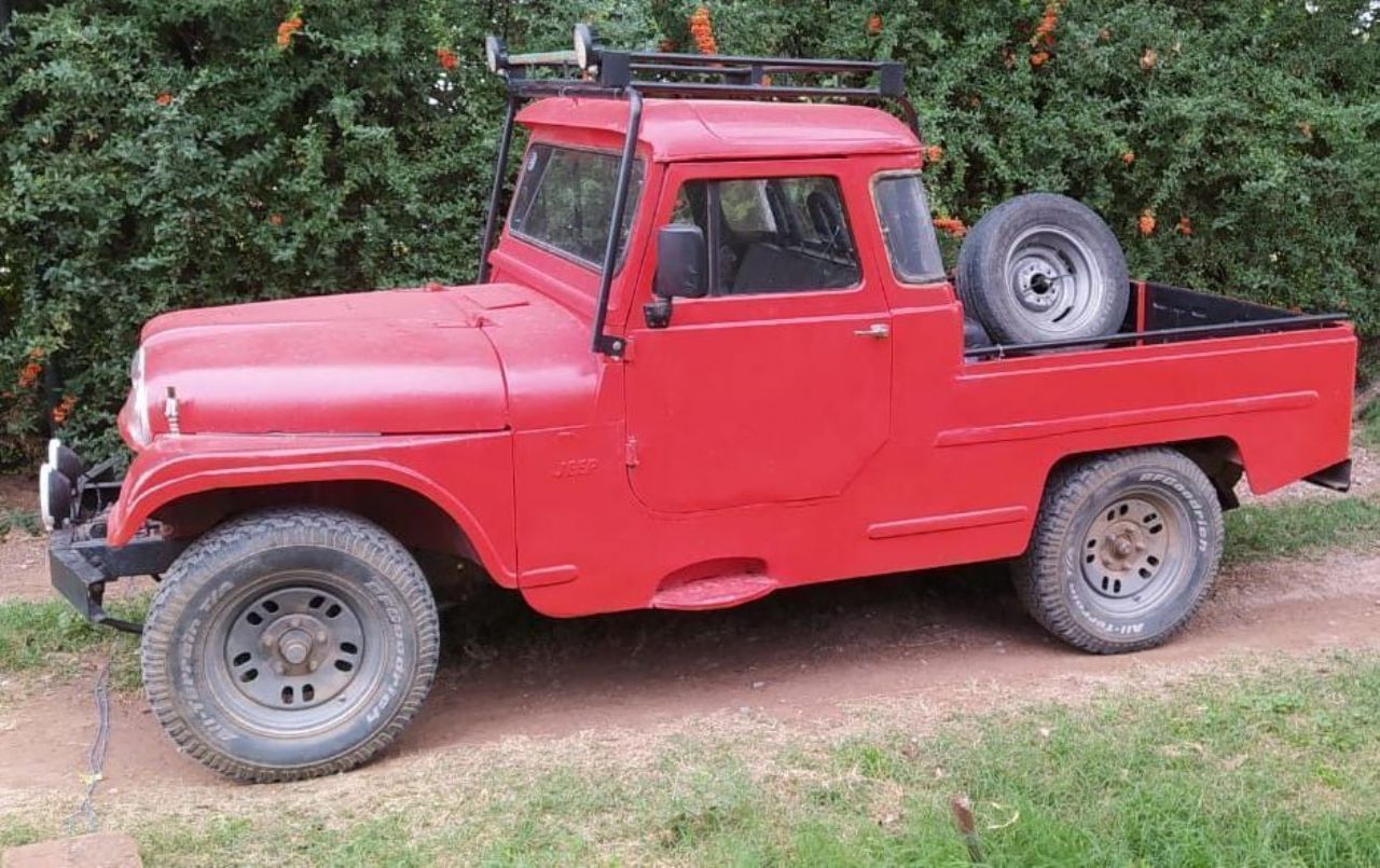 Ika Jeep Usada en Mendoza, deRuedas