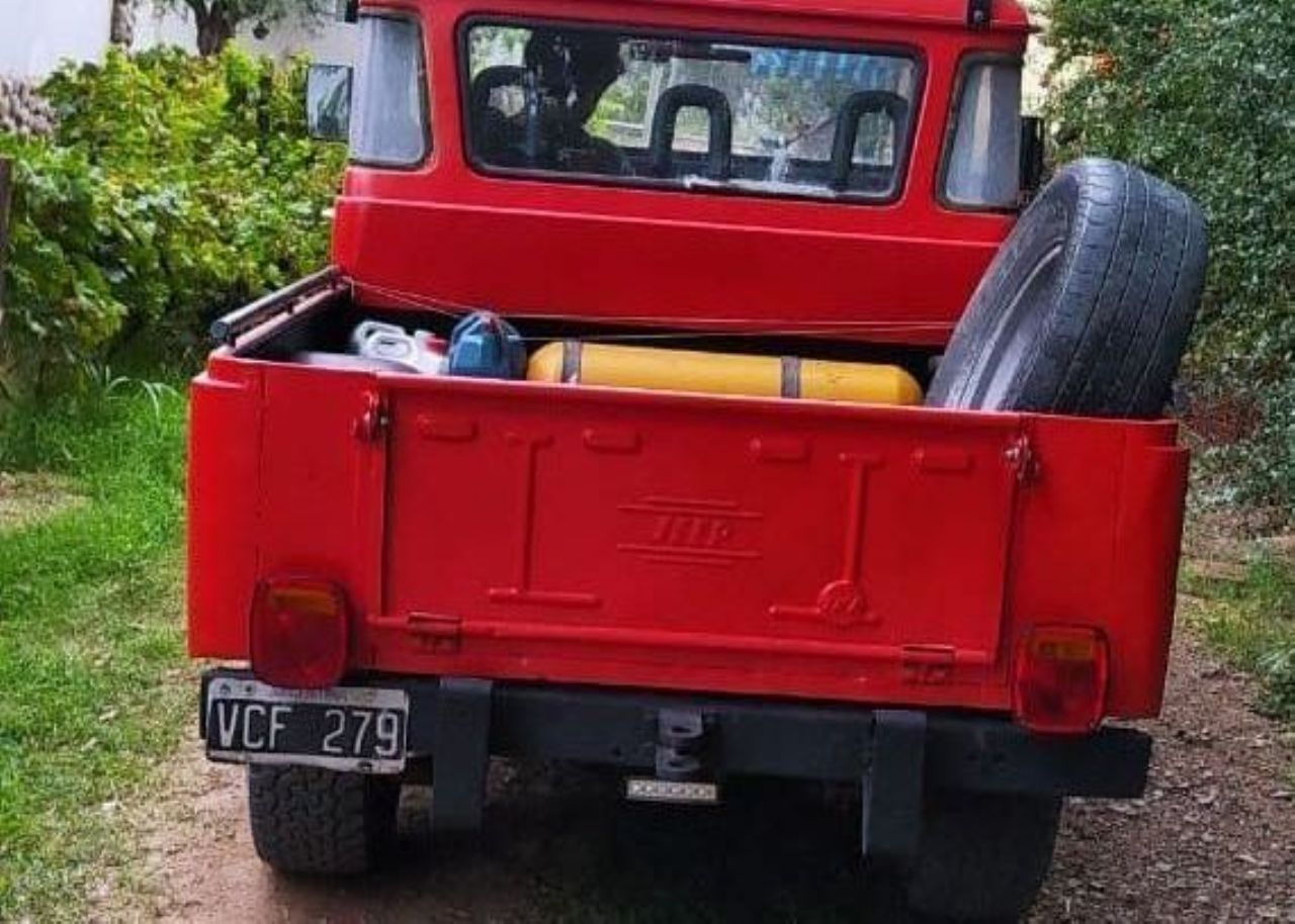 Ika Jeep Usada en Mendoza, deRuedas