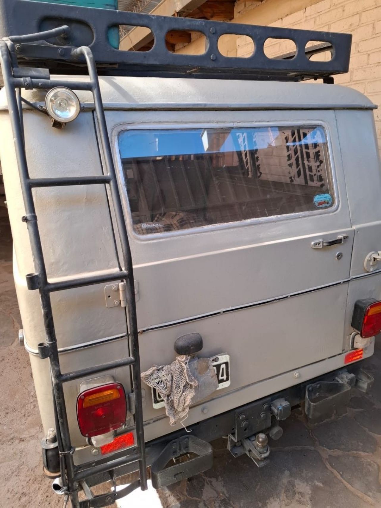 Ika Jeep Usada en Mendoza, deRuedas