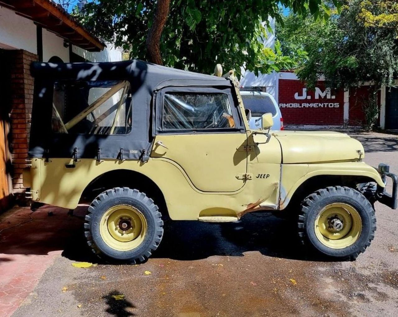 Ika Jeep Usada en Mendoza, deRuedas