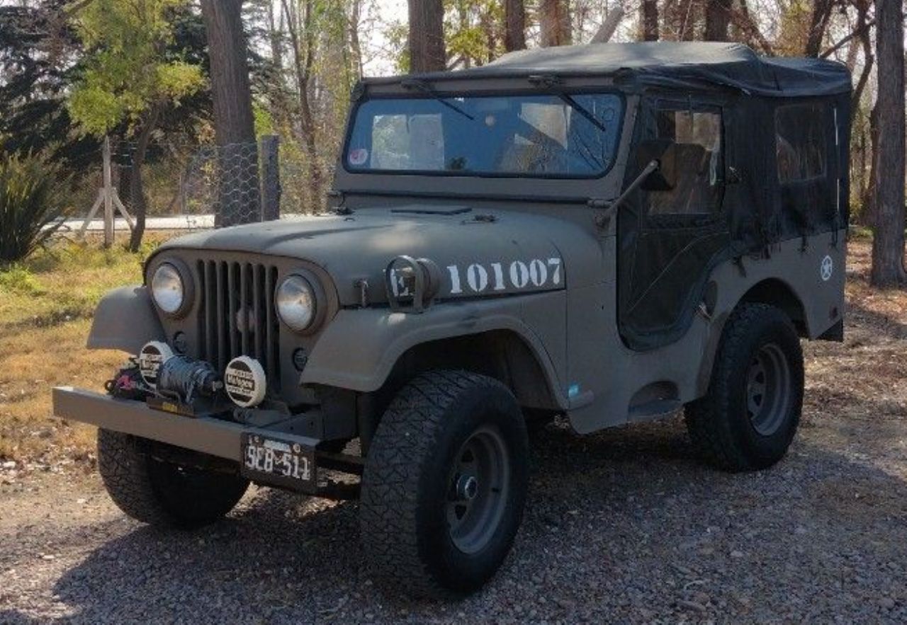 Ika Jeep Usada en Mendoza, deRuedas