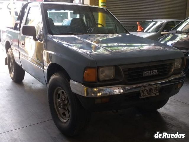 Isuzu Pick-Up Usada en Mendoza, deRuedas