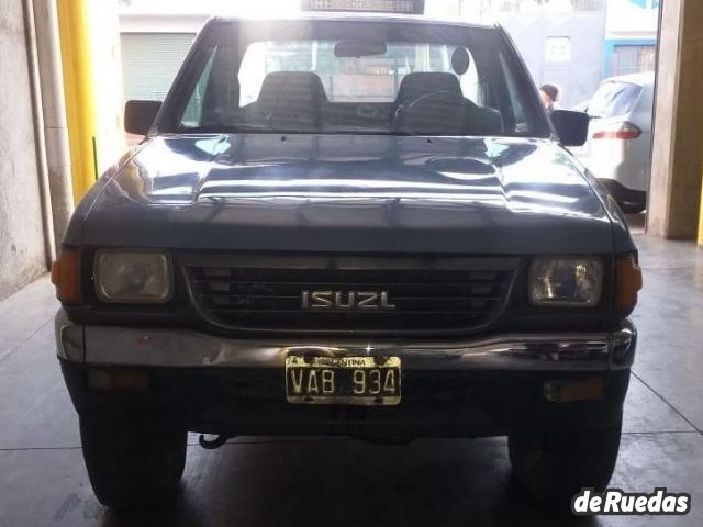 Isuzu Pick-Up Usada en Mendoza, deRuedas