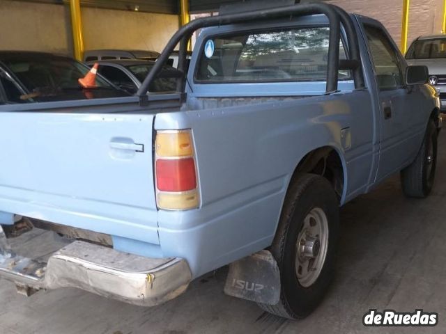 Isuzu Pick-Up Usada en Mendoza, deRuedas