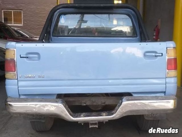 Isuzu Pick-Up Usada en Mendoza, deRuedas