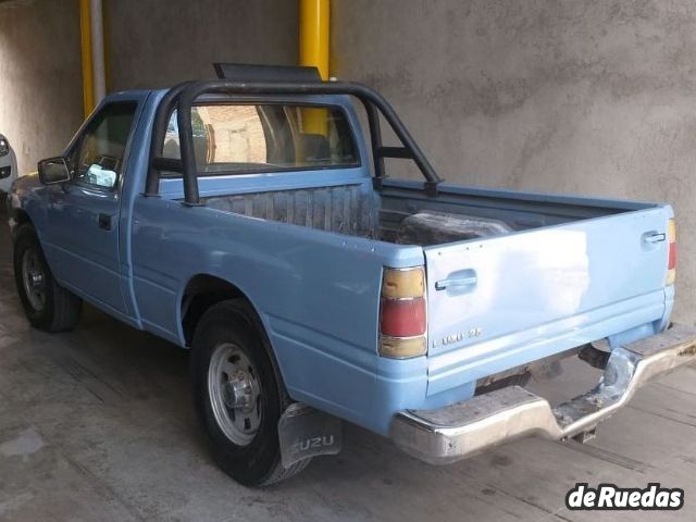 Isuzu Pick-Up Usada en Mendoza, deRuedas