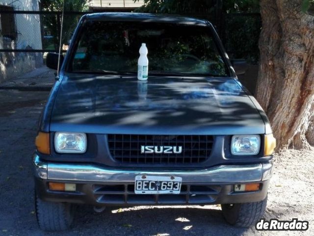 Isuzu Pick-Up Usada en Mendoza, deRuedas