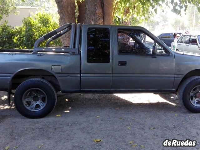 Isuzu Pick-Up Usada en Mendoza, deRuedas