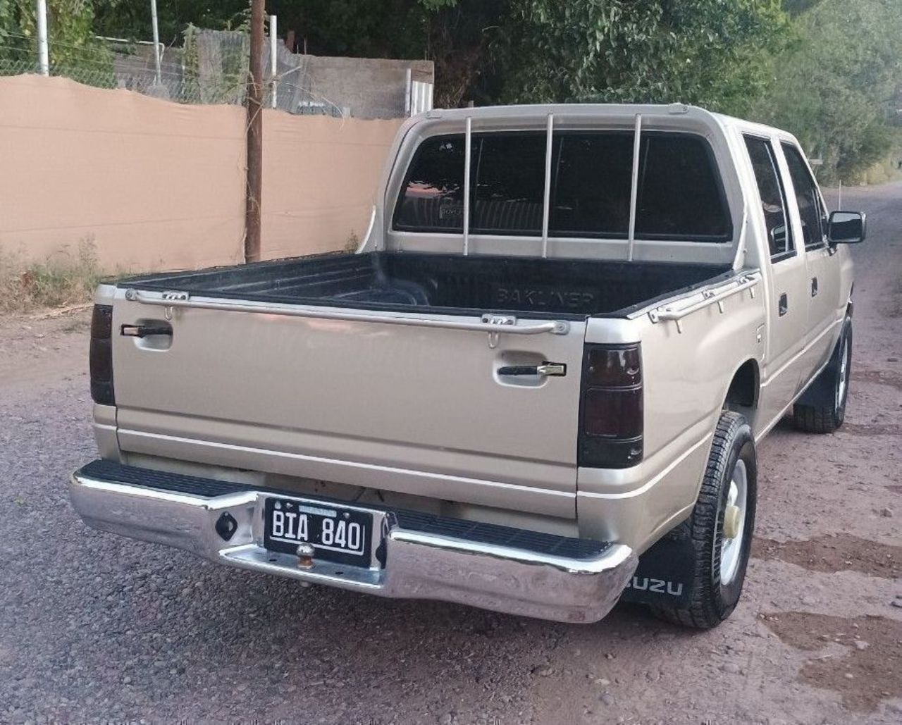 Isuzu Pick-Up Usada en Mendoza, deRuedas