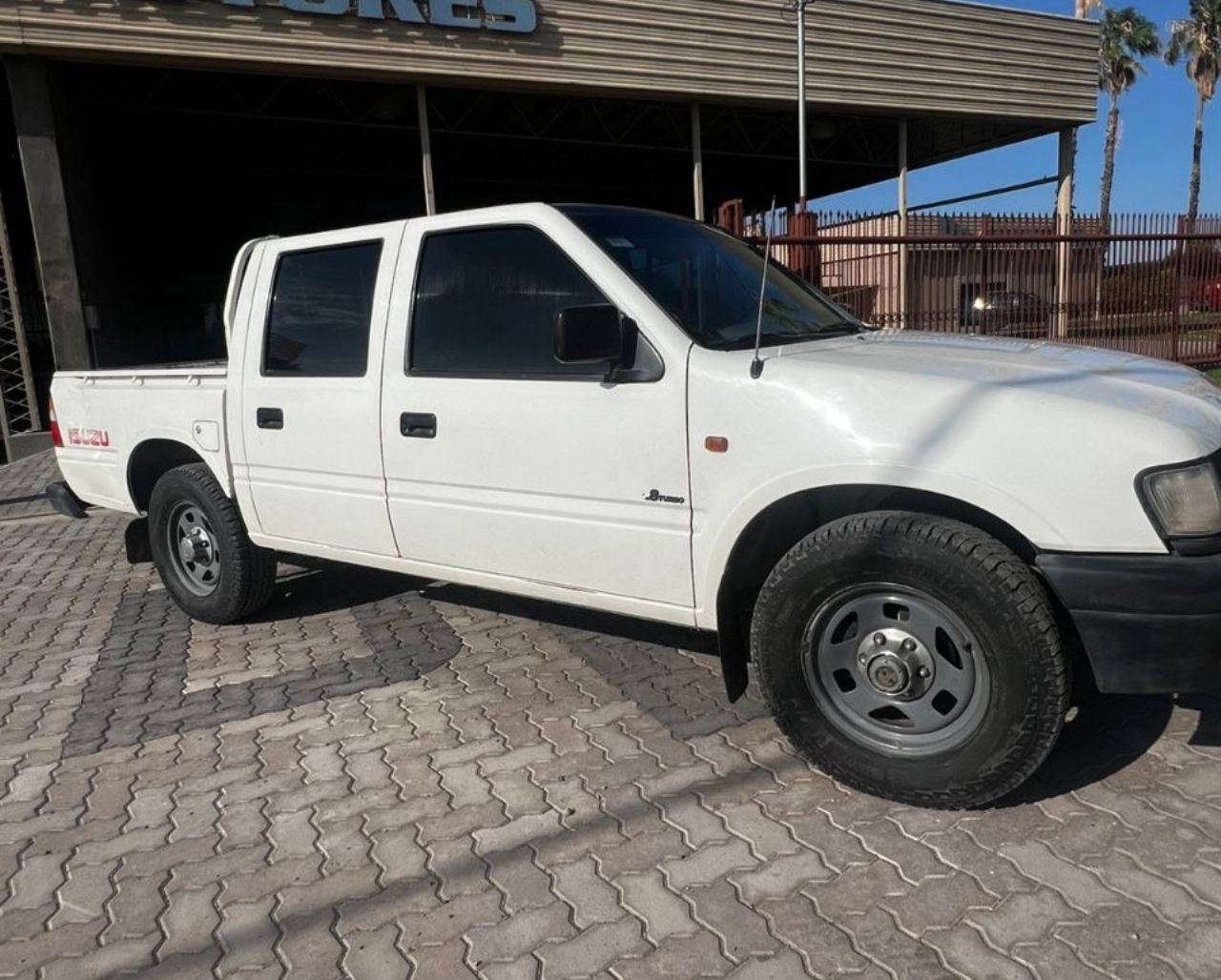 Isuzu Pick-Up Usada en Mendoza, deRuedas