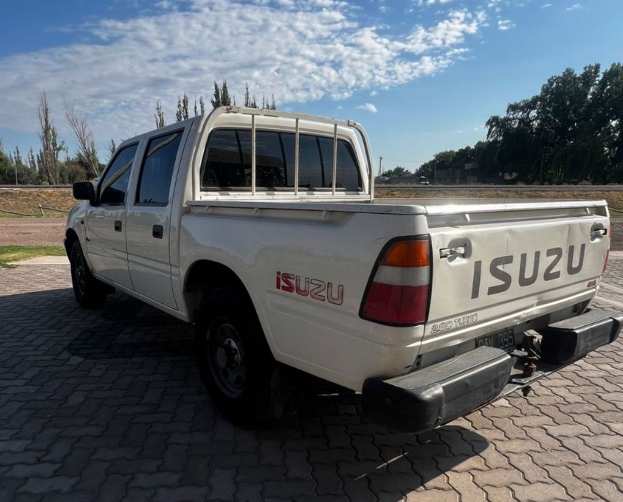 Isuzu Pick-Up Usada en Mendoza, deRuedas