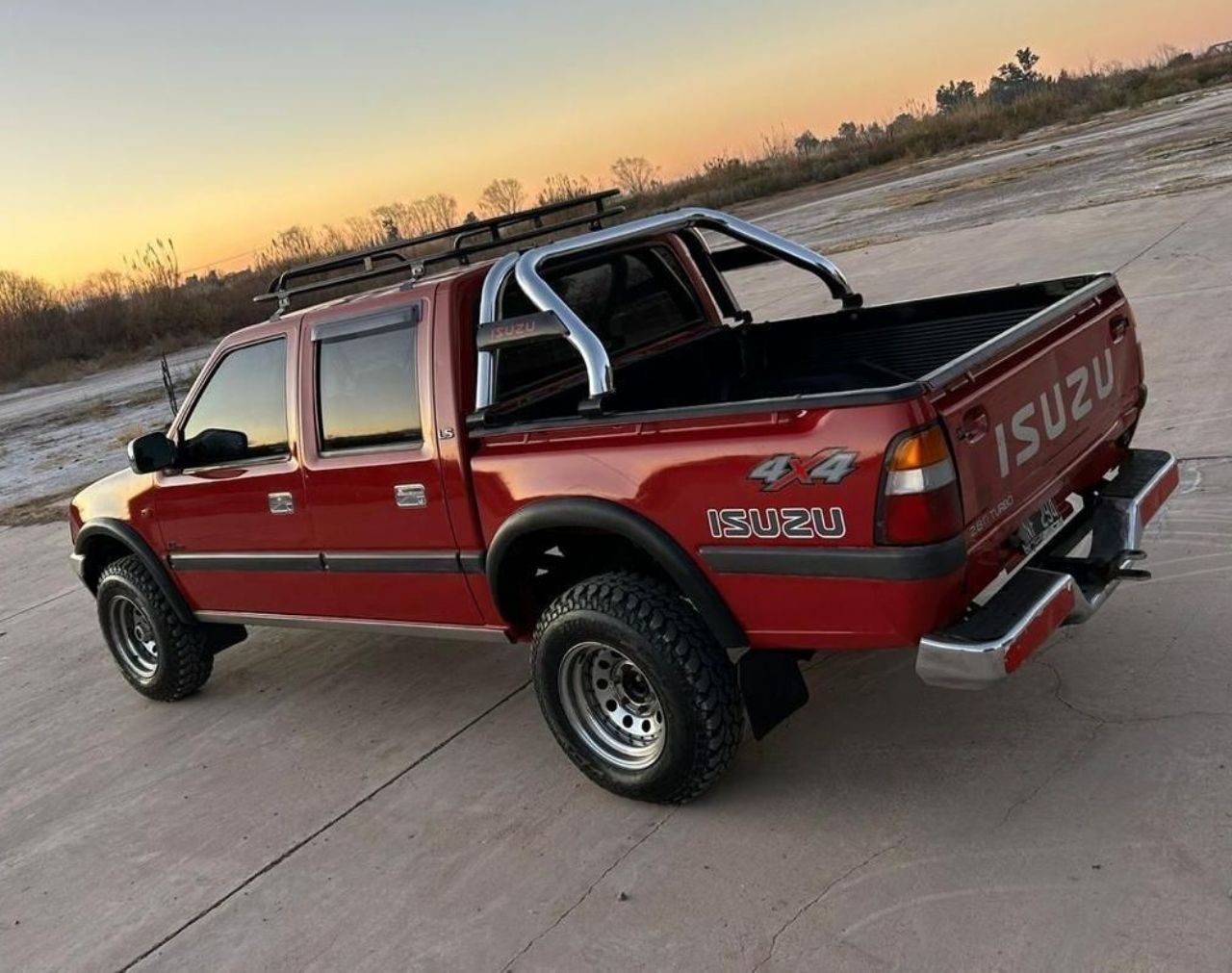 Isuzu Pick-Up Usada en Mendoza, deRuedas