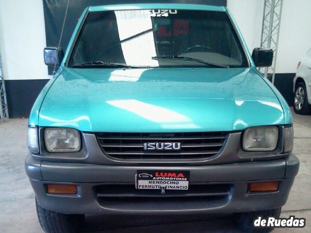 Isuzu Pick-Up Usada en Mendoza, deRuedas
