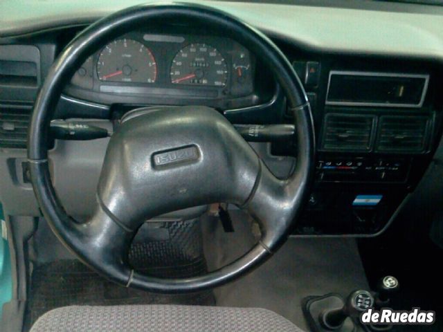 Isuzu Pick-Up Usada en Mendoza, deRuedas
