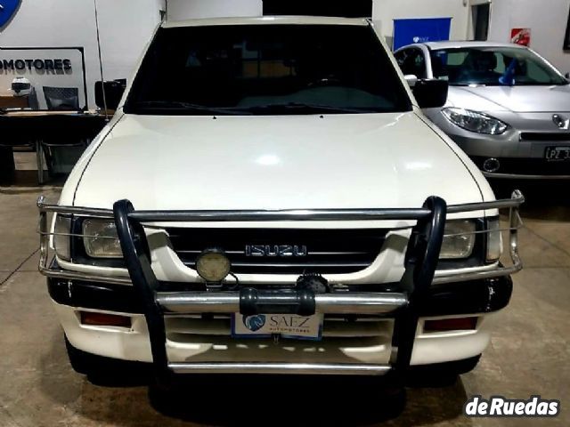 Isuzu Pick-Up Usada en Mendoza, deRuedas