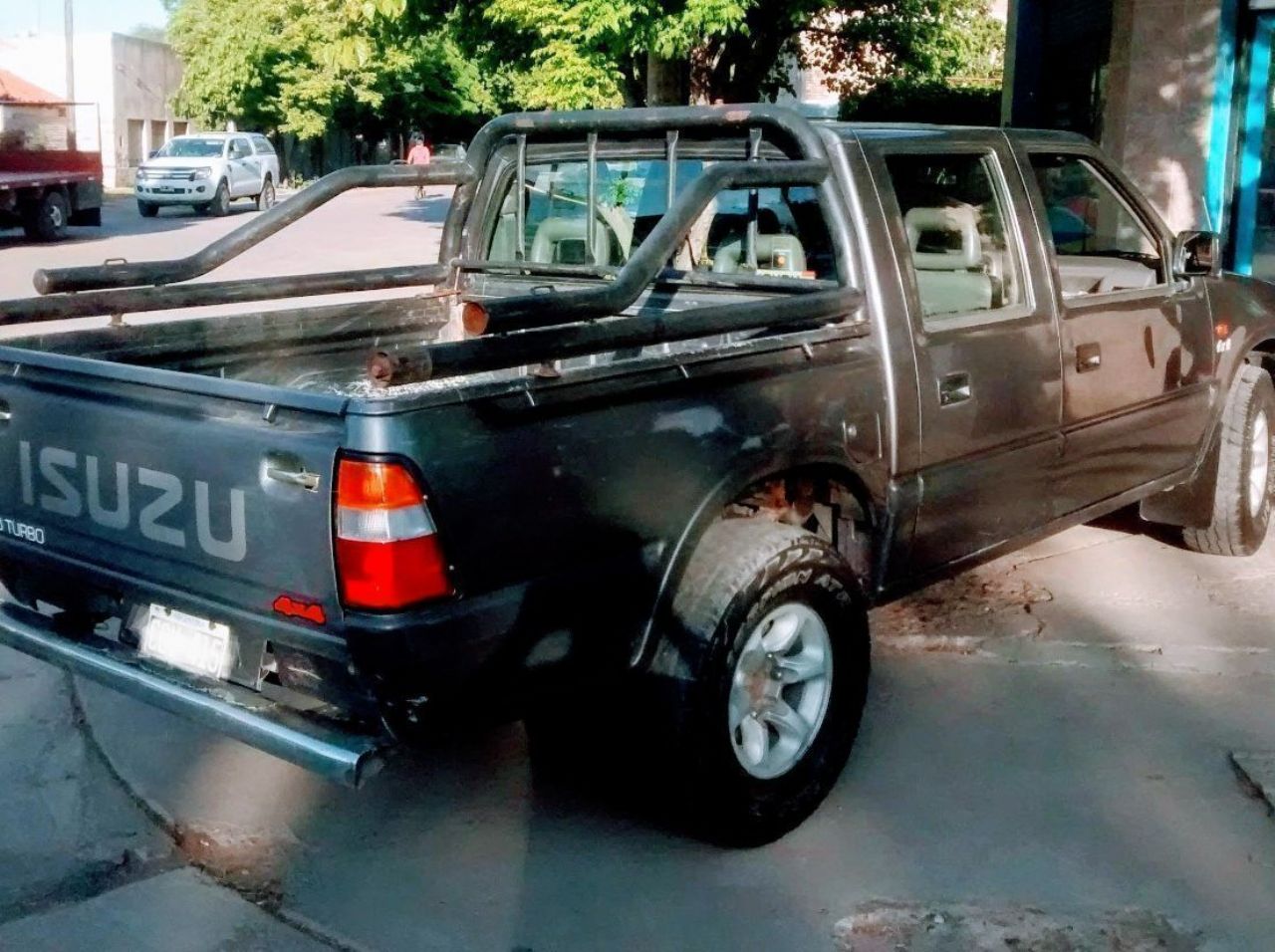 Isuzu Pick-Up Usada en Mendoza, deRuedas