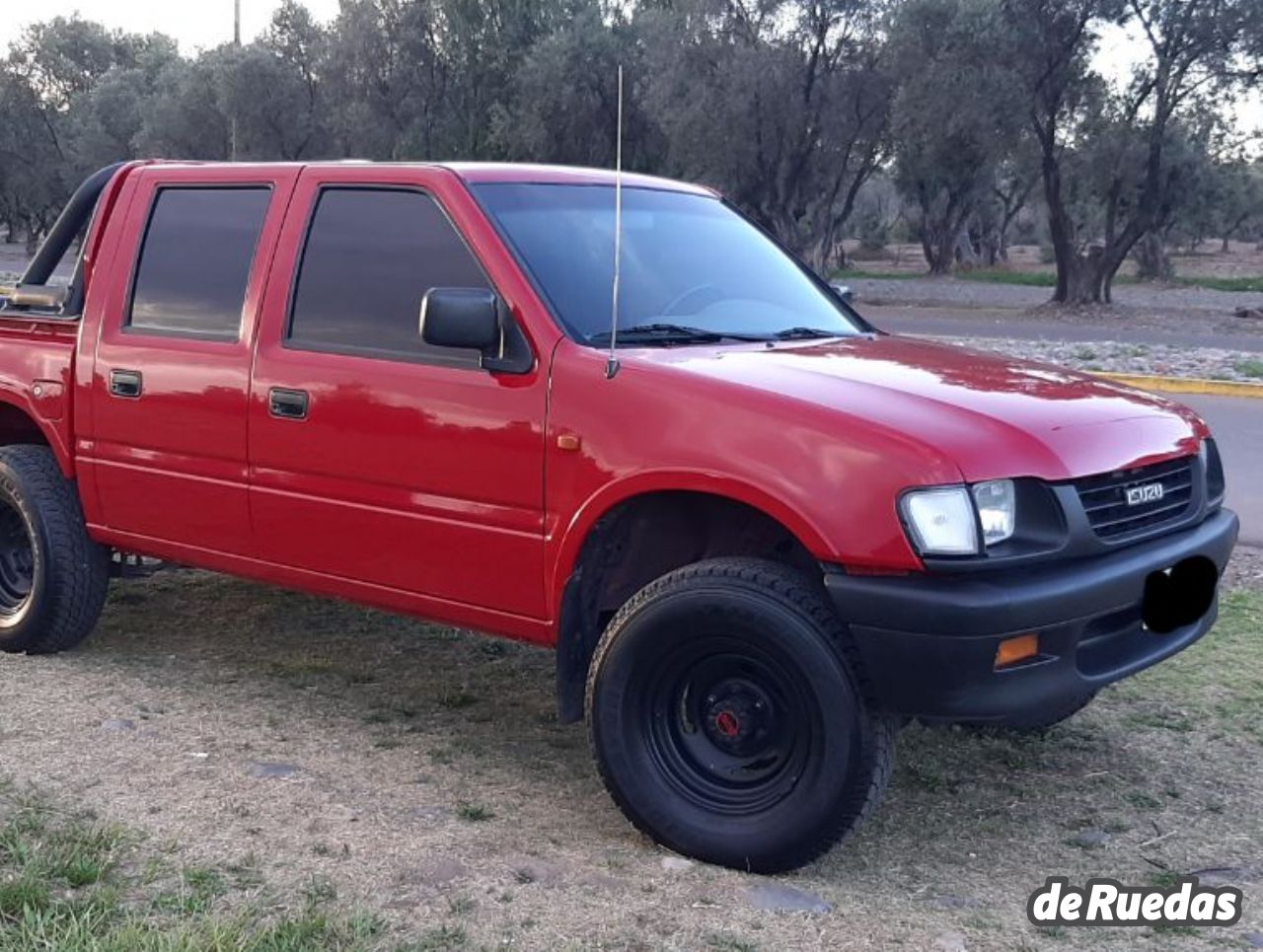 Isuzu Pick-Up Usada en Mendoza, deRuedas