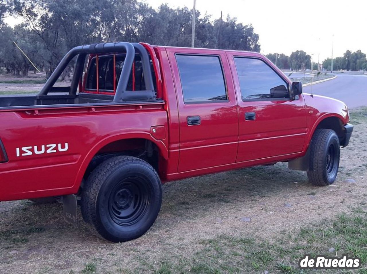 Isuzu Pick-Up Usada en Mendoza, deRuedas