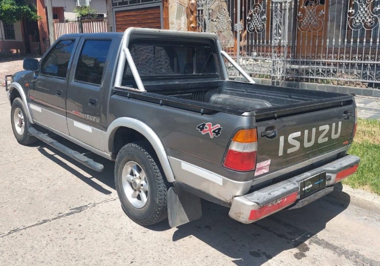 Isuzu Pick-Up Usada en Buenos Aires, deRuedas