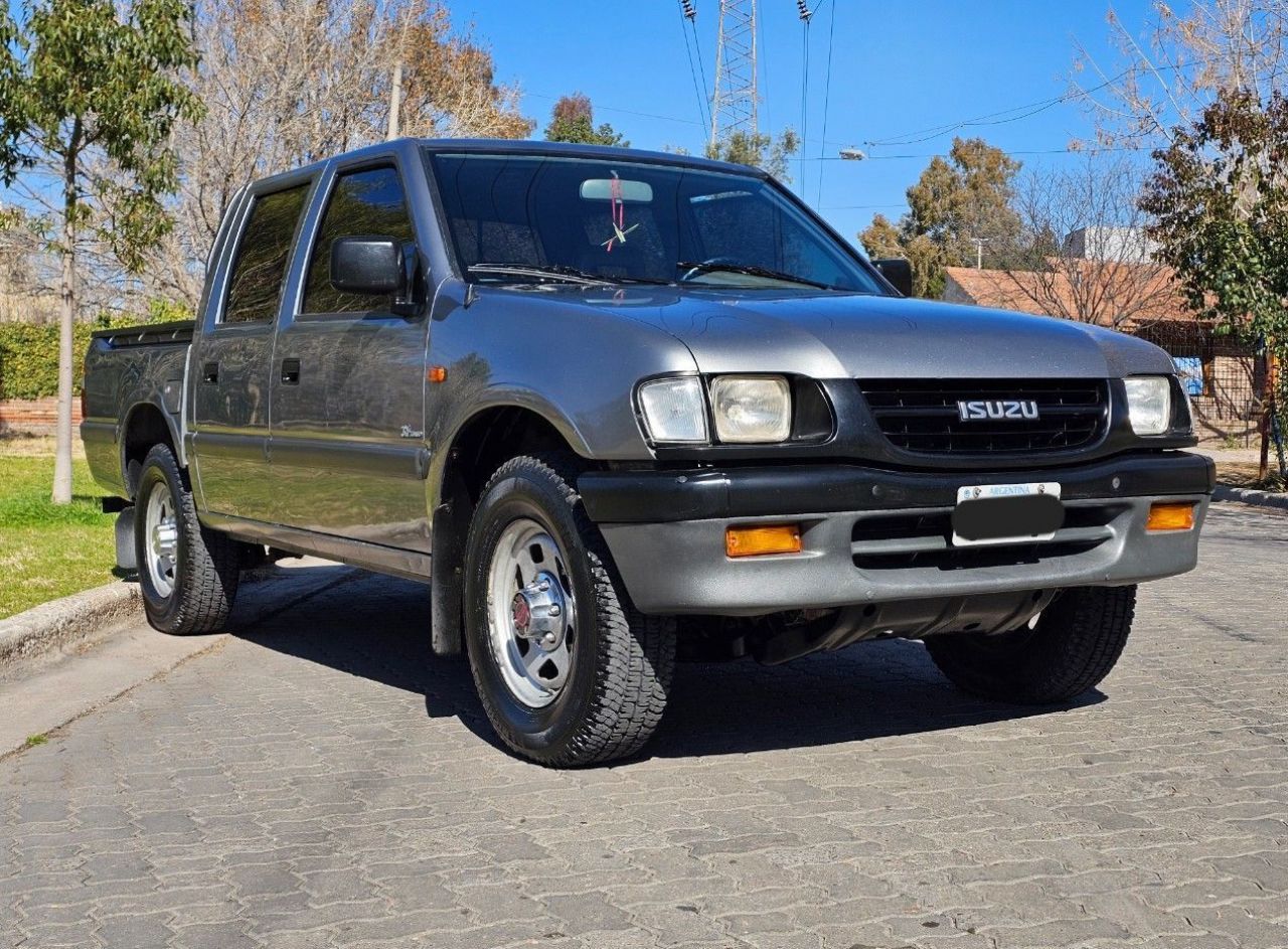 Isuzu Pick-Up Usada en Mendoza, deRuedas