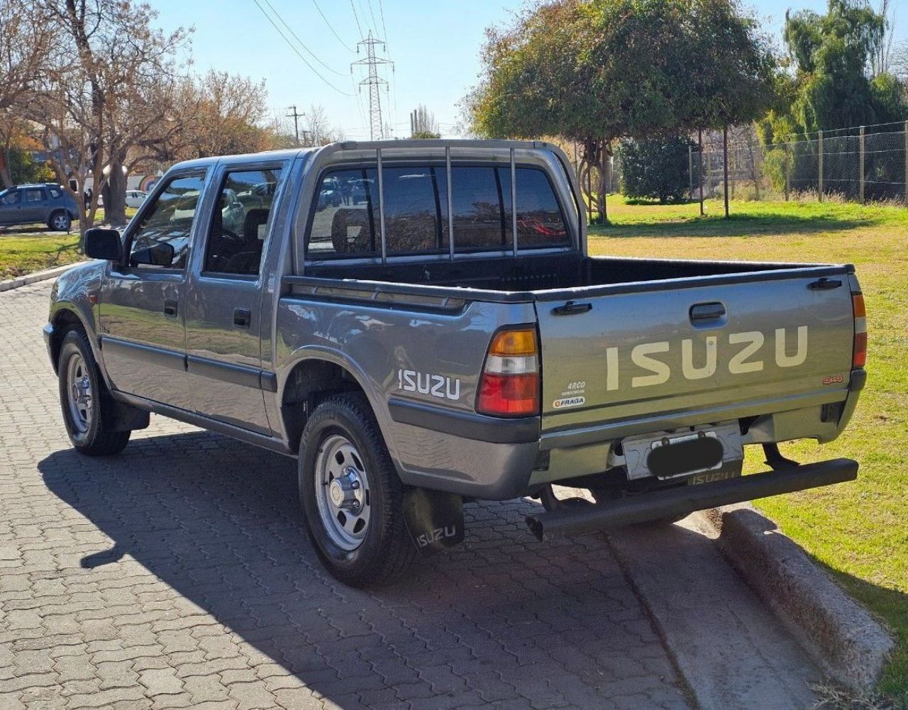 Isuzu Pick-Up Usada en Mendoza, deRuedas