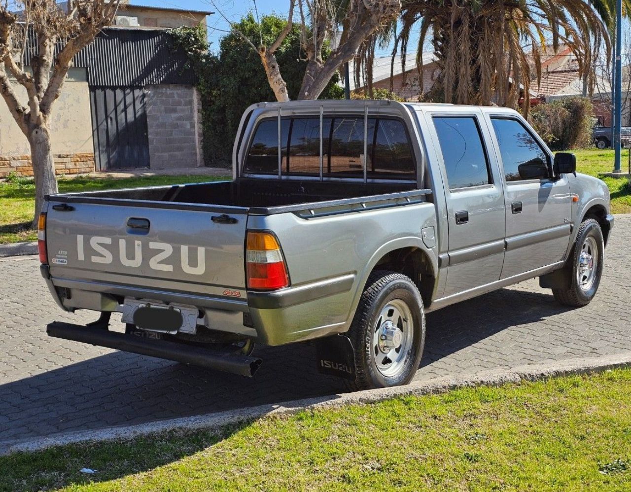 Isuzu Pick-Up Usada en Mendoza, deRuedas