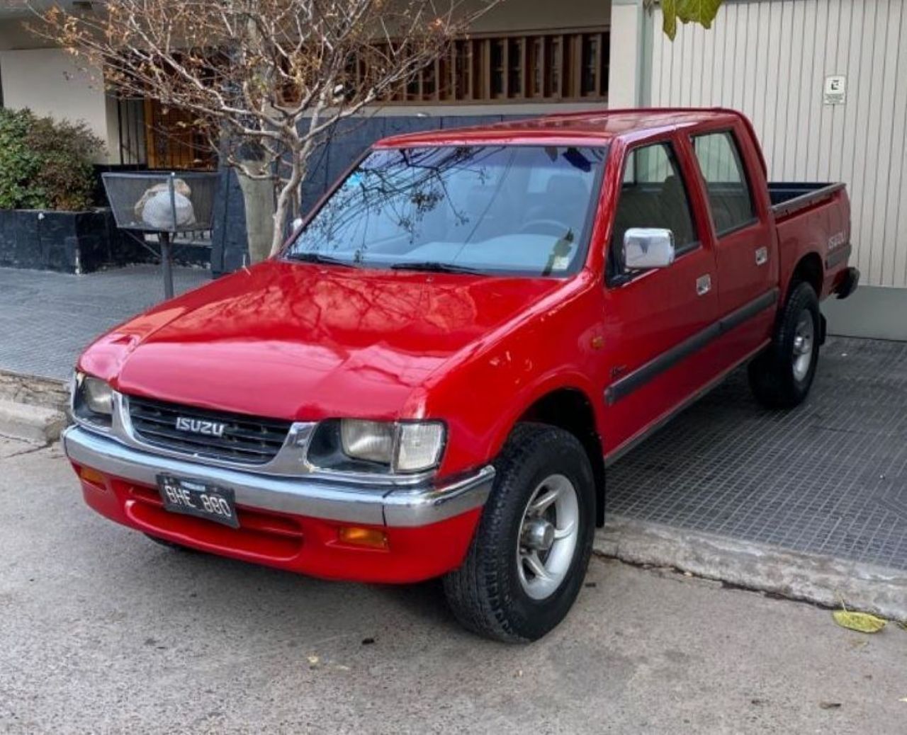 Isuzu Pick-Up Usada en Mendoza, deRuedas