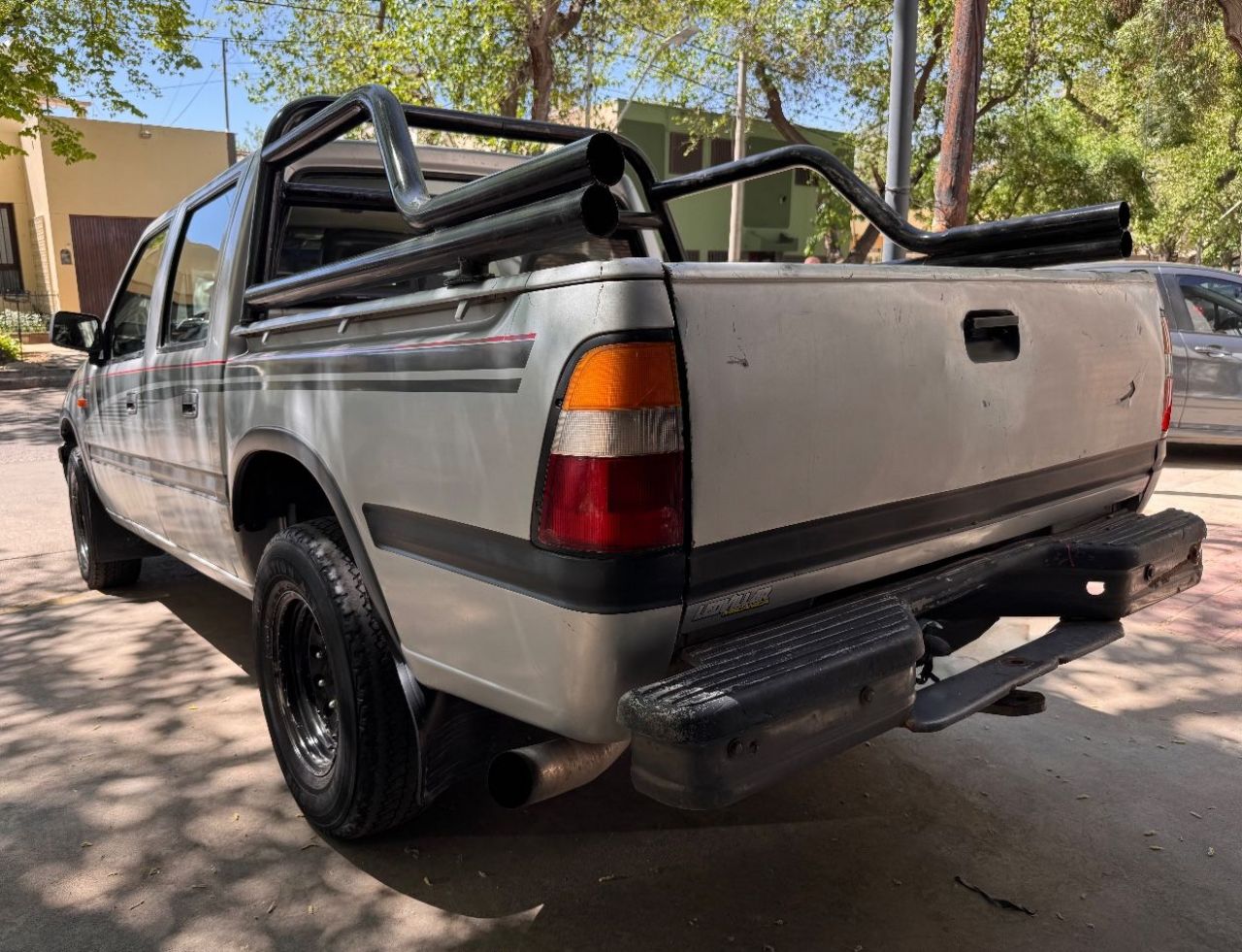 Isuzu Pick-Up Usada en Mendoza, deRuedas