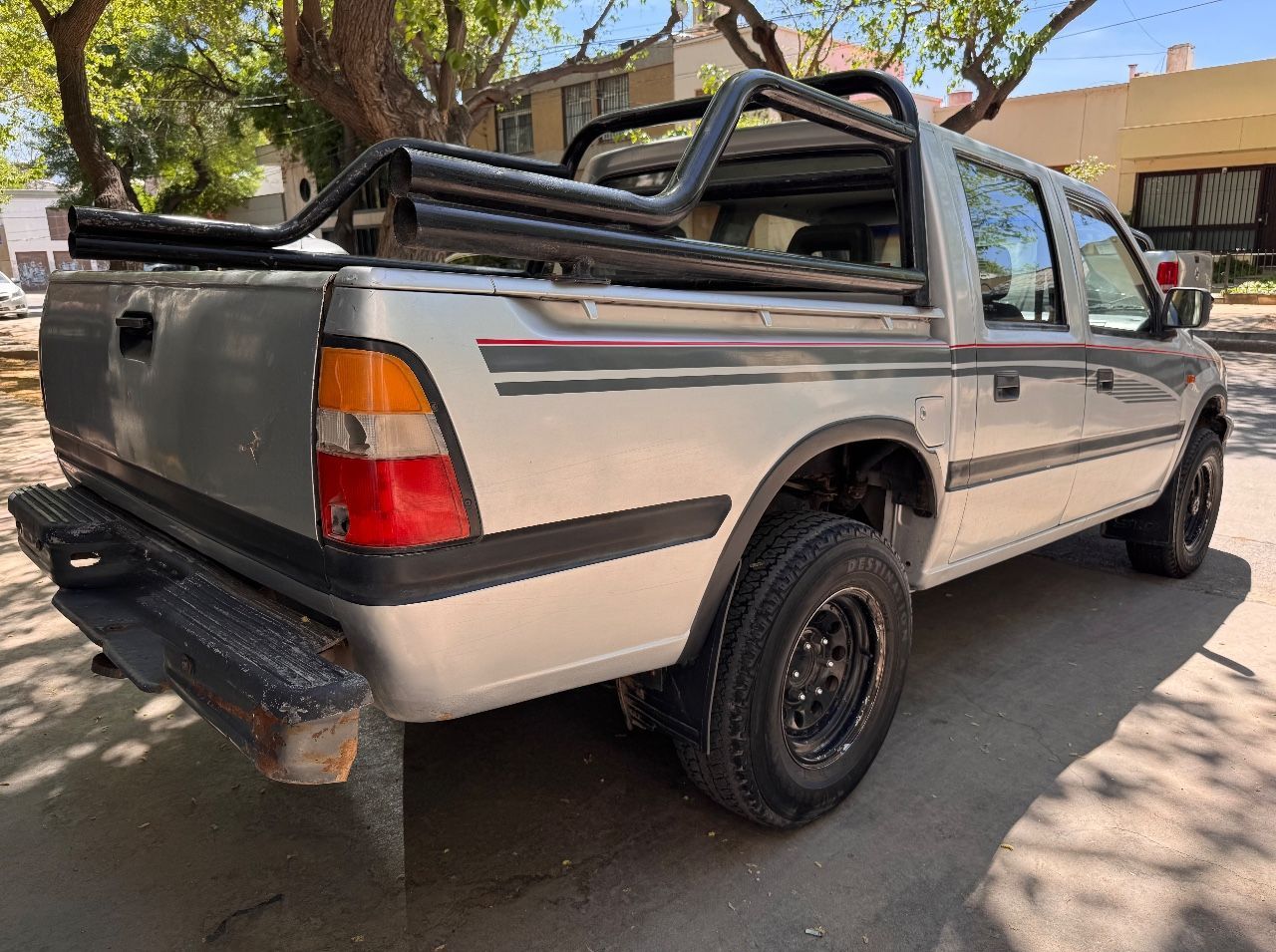 Isuzu Pick-Up Usada en Mendoza, deRuedas