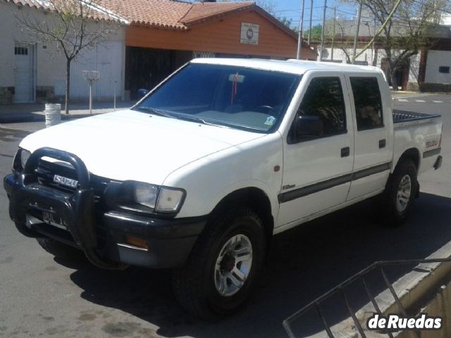 Isuzu Pick-Up Usada en Mendoza, deRuedas