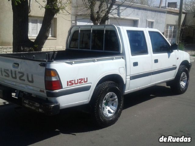 Isuzu Pick-Up Usada en Mendoza, deRuedas